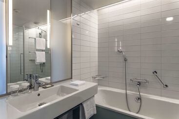 هتل Hilton Helsinki Airport