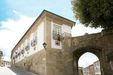 هتل Montebelo Palácio Dos Melos Viseu Historic