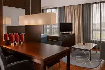 هتل Park Plaza Amsterdam Airport