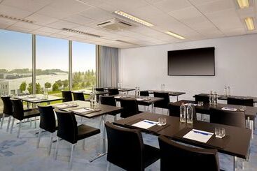 هتل Park Plaza Amsterdam Airport