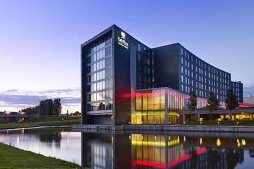 هتل Park Plaza Amsterdam Airport