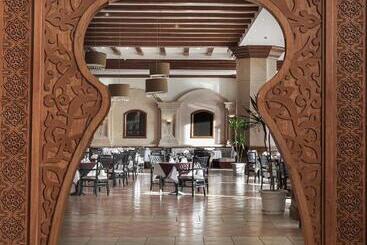 هتل Pyramisa Beach Resort Sahl Hasheesh