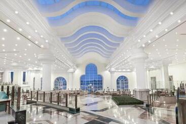 هتل Pyramisa Beach Resort Sahl Hasheesh