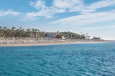 هتل Pyramisa Beach Resort Sahl Hasheesh