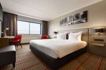 Ramada By Wyndham Amsterdam Airport Schiphol - Badhoevedorp