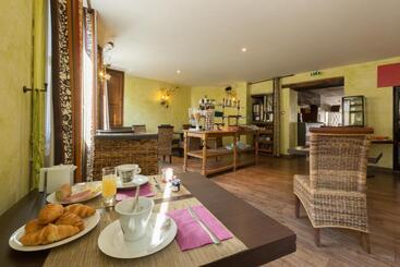 هتل Contact Hôtel Le Relais De Vellinus