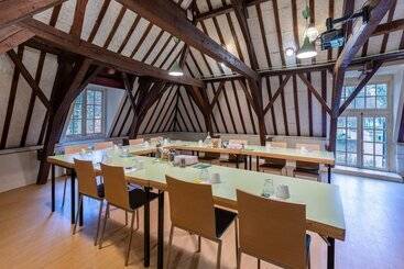 هتل Stayokay Hostel Utrecht   Bunnik