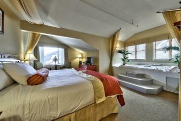 هتل Sun Peaks Lodge