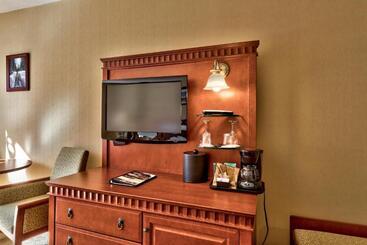 هتل Sun Peaks Lodge