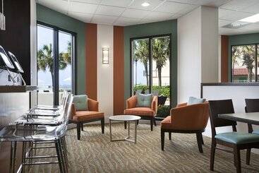 هتل The Strand  A Boutique Resort