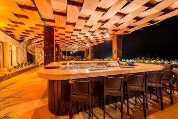 Vuni Palace Hotel & Casino & Spa