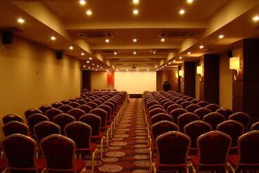 Vuni Palace Hotel & Casino & Spa