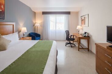 هتل Wyndham Garden Playa Del Carmen