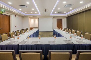 هتل Wyndham Garden Playa Del Carmen