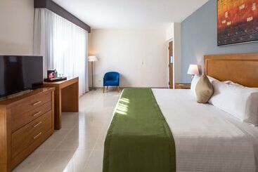هتل Wyndham Garden Playa Del Carmen