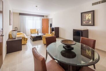 هتل Wyndham Garden Playa Del Carmen