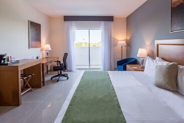 هتل Wyndham Garden Playa Del Carmen