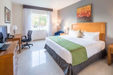 هتل Wyndham Garden Playa Del Carmen