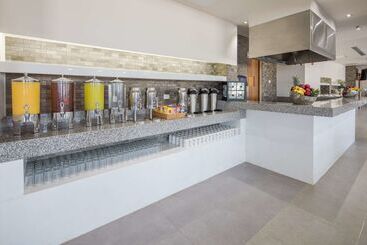 هتل Wyndham Garden Playa Del Carmen