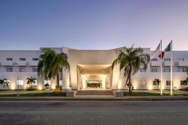 هتل Wyndham Garden Playa Del Carmen