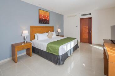 هتل Wyndham Garden Playa Del Carmen