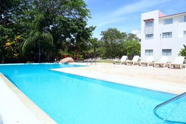 هتل Wyndham Garden Playa Del Carmen