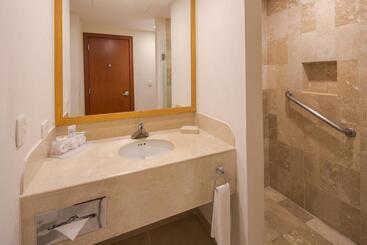 هتل Wyndham Garden Playa Del Carmen