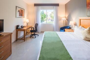 هتل Wyndham Garden Playa Del Carmen