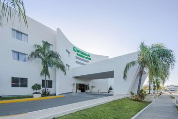 هتل Wyndham Garden Playa Del Carmen