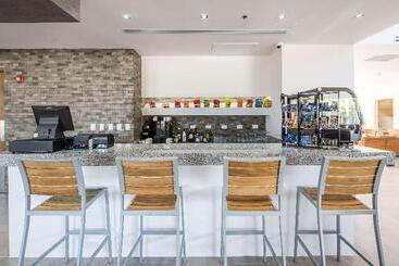 هتل Wyndham Garden Playa Del Carmen