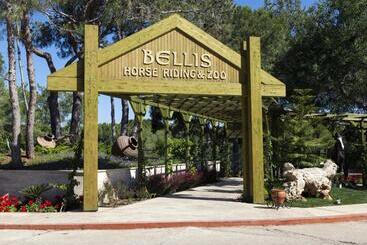 استراحتگاه Bellis Deluxe Hotel & Heated For Winter Aqua Park