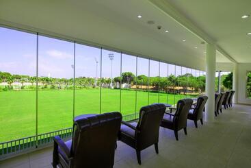 استراحتگاه Bellis Deluxe Hotel & Heated For Winter Aqua Park