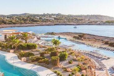 Sirenis Seaview Country Club