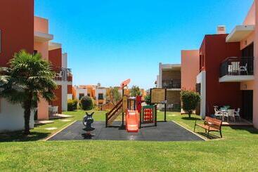 Vitor S Village