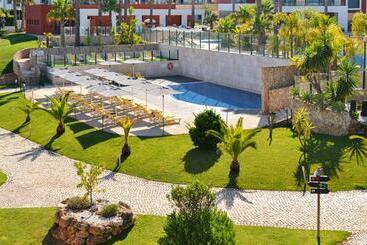 Vitor S Village