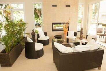 Apartamentos Sol Romántica By Dot Suites
