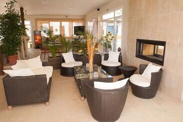 Apartamentos Sol Romántica By Dot Suites