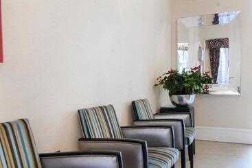 تختخواب و صبحانه Astors Belgravia