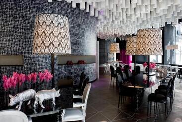 هتل Barcelo Raval