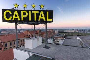 هتل Capital