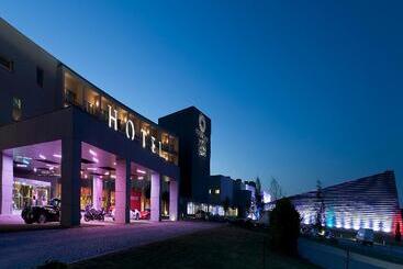 هتل Casino Chaves