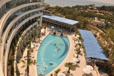 هتل Crystal Sunrise Queen Luxury Resort & Spa   All Inclusive