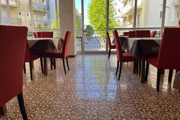 هتل Fellini Rimini