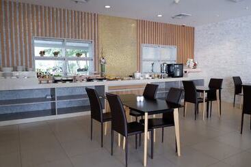 هتل Grand Mercure Bangkok Asoke Residence