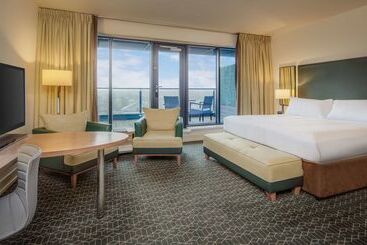 هتل Hilton Dublin Kilmainham
