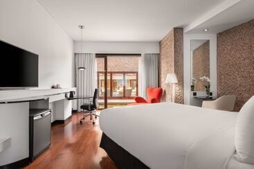 هتل Hilton Madrid Airport