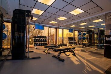 هتل Hilton Madrid Airport