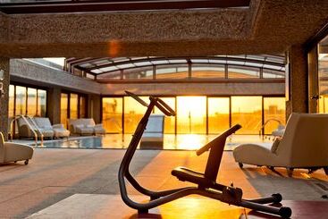 هتل Hilton Madrid Airport