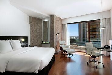 هتل Hilton Madrid Airport