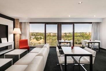هتل Hilton Madrid Airport